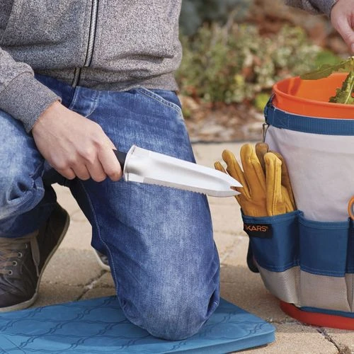 Fiskars® Big Grip Multipurpose Planting Knife 3 Fiskars® Big Grip Multipurpose Planting Knife