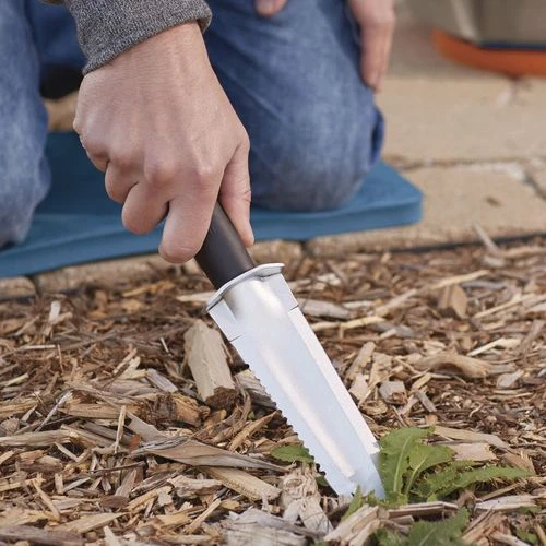 Fiskars® Big Grip Multipurpose Planting Knife 4 Fiskars® Big Grip Multipurpose Planting Knife - Image 2